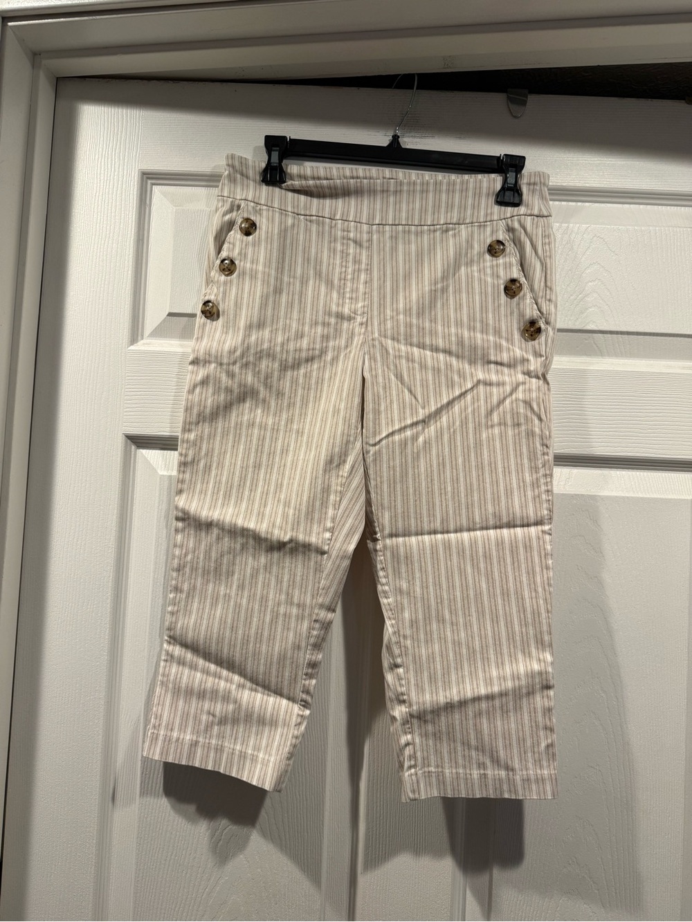 Striped Beige Button-Accent Capri Pants - Women's. Petite Medium